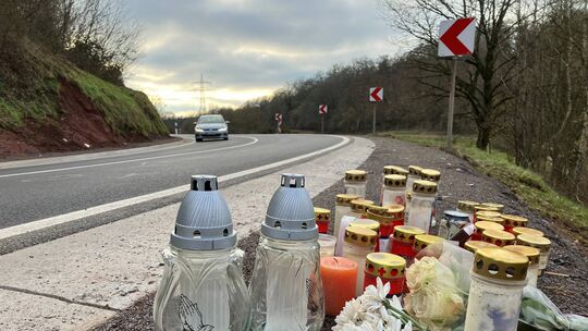 Auf der B49 kurz hinter Bausendorf kamen zwei Männer ums Leben.