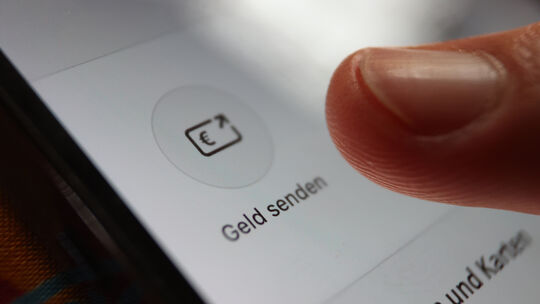 In einer App der Sparkasse ist die Option "Geld senden" über das System Wero zu sehen. Wero ist die digitale europäische Zahlung
