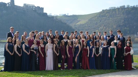 Abschied vom Wilhelm-Hoffmann-Gymnasium: 58 junge Menschen haben endlich das Abitur in der Tasche.