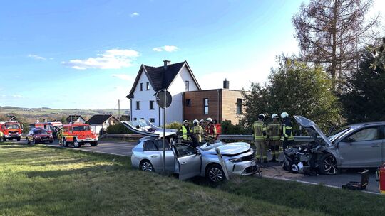 Ein Verkehrsunfall mit drei Autos ereignete sich am Mittwochnachmittag bei Etscheid.