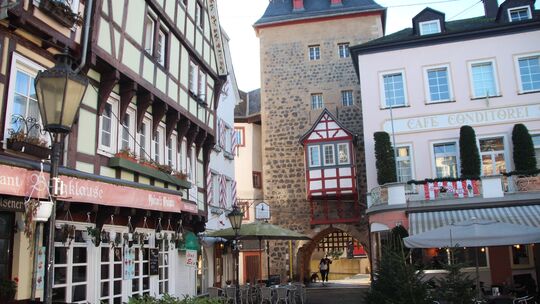 Das Rheintor ist eines der Wahrzeichen im Herzen von Linz.