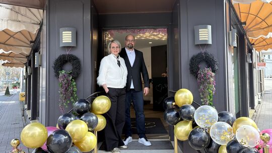 Der neue Laden an der Ecke der Innenstadt: "be chic". Lorena Schuhmacher und ihr Lebenspartner Oliver Paul heißen die Kunden wil