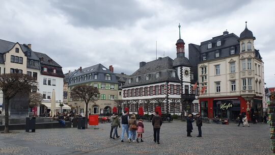 Gründonnerstag gegen 15 Uhr in Mayen: Die Innenstadt ist wie leergefegt. Gründonnerstag gegen 15 Uhr in Mayen: Die Innenstadt ist wie leergefegt.