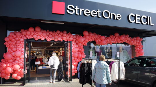 Das neue Outlet mit den Marken Street One und Cecil eröffnete nun im Gewerbepark in Mülheim-Kärlich. Das neue Outlet mit den Marken Street One und Cecil eröffnete nun im Gewerbepark in Mülheim-Kärlich.
