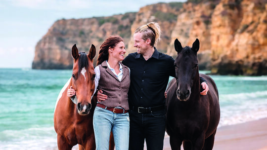 Eva und Holger Offers an der portugiesischen Altantikküste. Die beiden wagten vor einigen Jahren den Sprung aus Rheinland-Pfalz