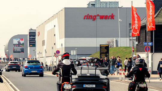 Gegenüber von Ringwerk und Boulevard war schon in den ganz frühen Morgenstunden einiges los.