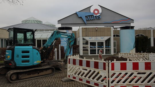 Das Freizeitbad Tauris in Mülheim-Kärlich hat seit vielen Jahren geschlossen. Das Freizeitbad Tauris in Mülheim-Kärlich hat seit vielen Jahren geschlossen.