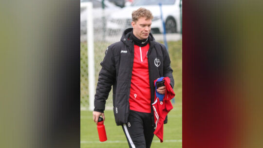 Laubachs Julian Schmitz nahm in Arzfeld zunächst auf der Bank Platz, kam dann rein und traf zum entscheidenden Tor des Tages, es