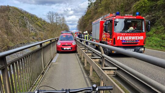 Eine Seniorin ist am Ostersonntag auf dem Radweg zwischen Bärenbach bei Kirn und Fischbach mit ihrem Auto steckengeblieben.