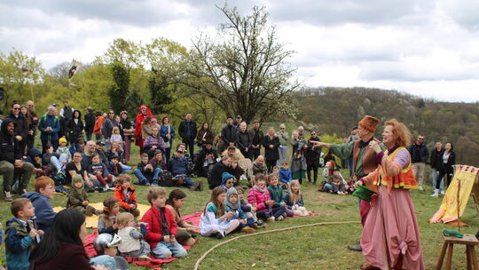 Das Straßentheaterduo Zeter und Mordio erzählt die Loreley-Sage auf seine eigene, ziemlich unorthodoxe Art.