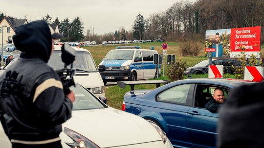 Die Polizei war am „Carfriday" höchst präsent gewesen rund um die Rennstrecke.