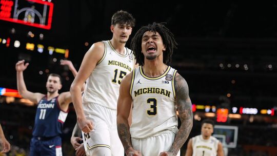 Michigan Wolverines - UConn Huskies