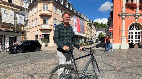 Der Grünen-Politiker Stephan Lequen kämpft in Wittlich schon seit geraumer Zeit für eine fahrradfreundlichere Innenstadt – mit E