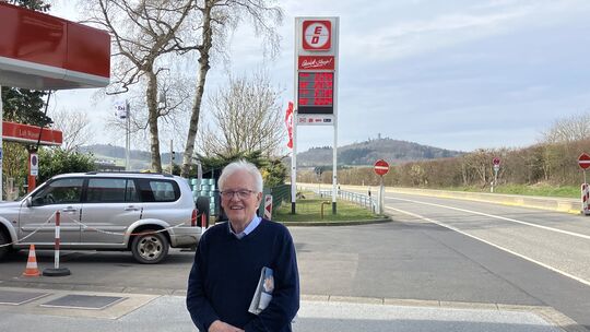 Hans-Joachim Retterath ist in dritter Generation Inhaber der Tankstelle Döttinger Höhe am Nürburgring.