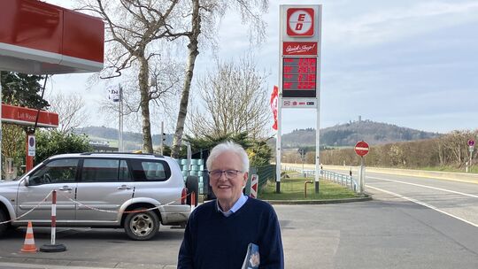 Hans-Joachim Retterath ist in dritter Generation Inhaber der bekannten Tankstelle Döttinger Höhe am Nürburgring.
