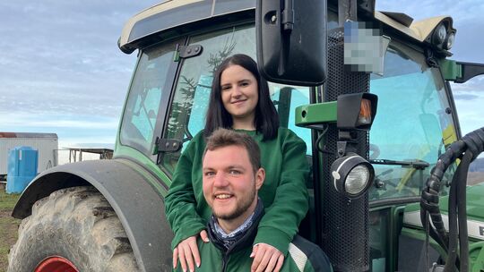 Michi und Valentina, die beiden Kandidaten aus der RTL-Show "Bauer sucht Frau" leben mittlerweile zusammen in der Eifel.