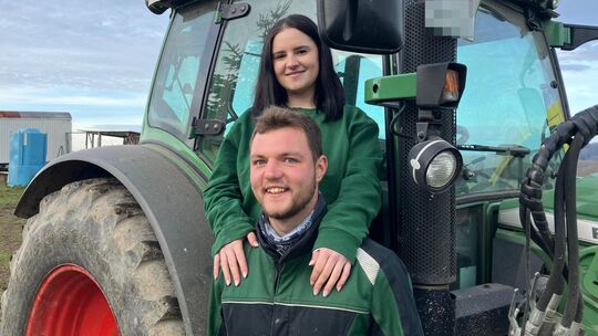 Michi und Valentina, die beiden Kandidaten aus der RTL-Show "Bauer sucht Frau" leben mittlerweile zusammen in der Eifel.