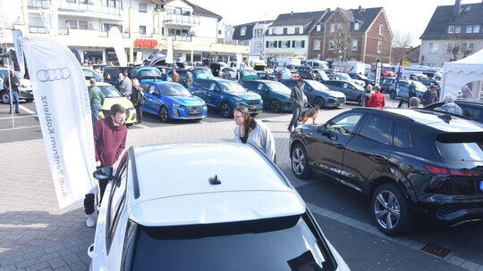Die Autoschau Nastätten war auch in diesem Jahr ein großer Erfolg. Bei bestem Wetter fanden zahlreiche Besucher den Weg in das B