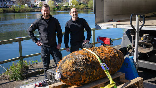 Sascha Hummrich (links) und Marco Ofenstein vom Kampfmittelraumdienst: Diese Koblenzer Bombe zu entschärfen, war kein großes Pro