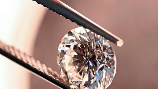 Die Edelsteinbearbeitung in Idar-Oberstein hat eine jahrhundertelange Tradition. Das soll jetzt in einen Eintrag in die Liste de