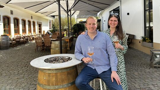 Felix und Elisa Marie Kehl bringen mit ihrem Konzept "Heimatstube" die Klassiker der regionalen Küche von Nahe und Hunsrück auf