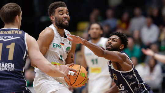 Die Baskets um Kapitän Badu Buck (am Ball) wollen nach den zuletzt enttäuschenden Ergebnissen wieder angreifen.