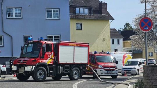 Bei Bauarbeiten in Melsbach wurde eine Hauptgasleitung beschädigt.