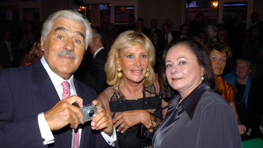 Fühlte sich mit Frau Monique immer unter Mayenern wohl: Mario Adorf. Fühlte sich mit Frau Monique immer unter Mayenern wohl: Mario Adorf.