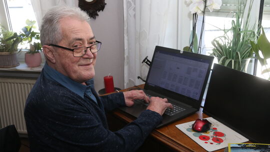 Hans Astor kann das Schreiben nicht lassen. Das dürfte viele Lesefreunde glücklich stimmen.