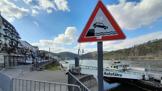 Am Donnerstag, 19. März, rammte ein Tankmotorschiff am Morgen den Fährsteg.