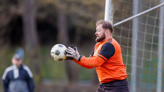 Wenn Daniel Schimanski wieder alle Bälle sicher wegfängt, dann stehen die Chancen gut, dass sein TuS Niederbrombach das Spitzens