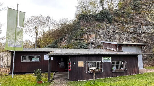Die alte Hütte des Alpenvereins in Ehrenbreitstein ist in die Jahre gekommen. Nun muss eine neue her.