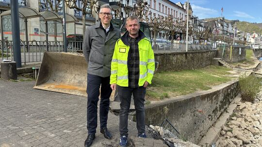 Michael Spiess, Verantwortlicher für die Projektsteuerung, und Fabian Frensemeier, Bauleiter bei Böwingloh & Helfbernd, stehen a