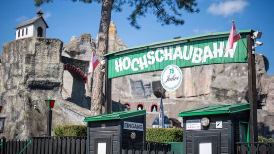 Mehrere Verletzte nach Achterbahn-Unfall in Wien