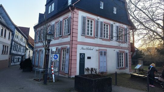 Aktuell ist das Haus Eberhard in Diez wegen seines maroden Bauzustands geschlossen. Nun soll es in den kommenden Jahren saniert