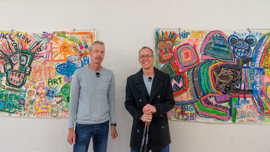 Street Art-Künstler Jörg Wagner (links) und Alexander Wöhrle sprachen bei der Vernissage von Crazy World über den Entstehungspro