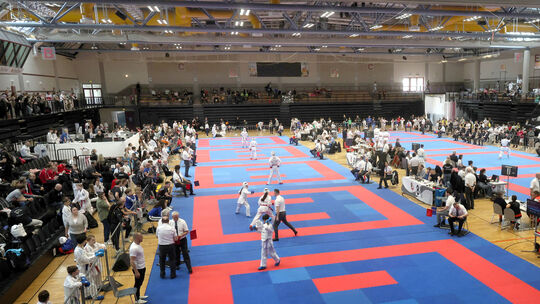 Die Kobenzer EPG Arena war bei den Rheinland-Pfalz-Open mit 670 Nachwuchskämpfern ganz in Karate-Hand.