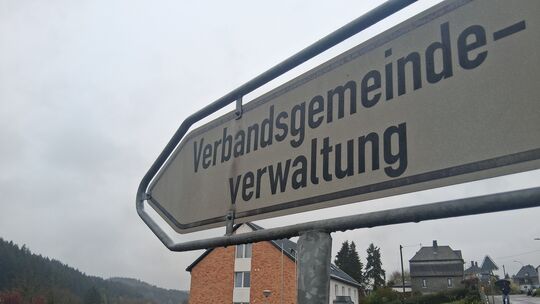 Noch immer sitzt der Stachel tief in Rhaunen, dass das Gebäude der Verbandsgemeindeverwaltung - anders als versprochen - kaum me