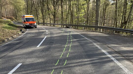 Am 6. April, Ostermontag, ist eine 32-Jährige aus dem Westerwaldkreis auf der L313 bei Isselbach bei einem Motorradunfall ums Le
