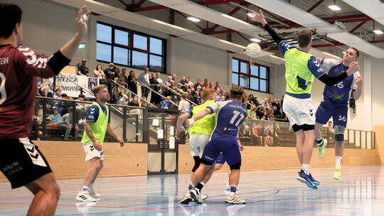 Die Halle war gut gefüllt, alle wollten feiern, doch die HSG Römerwall kassierte gegen den SV Gerolstein eine Niederlage und ver