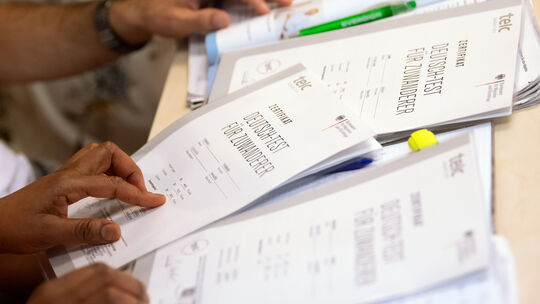 Wer erfolgreich an einem Integrationskurs teilgenommen hat, bekommt ein entsprechendes Zertifikat.