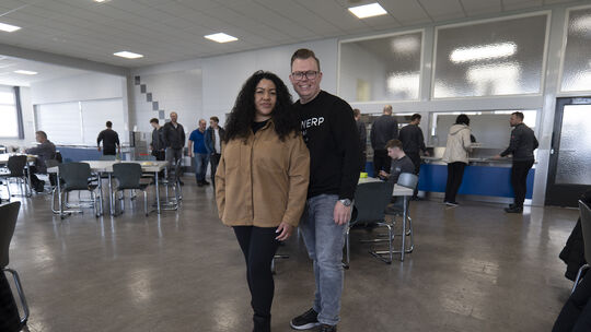 Mittags werden die Mitarbeitenden des W+D-Nachfolgers BW Converting versorgt.