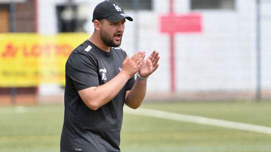 Eisbachtals C-Jugend-Trainer Adrian Schmidt konnte seiner Mannschaft in Bitburg reichlich Applaus spenden. Die Sportfreunde setz