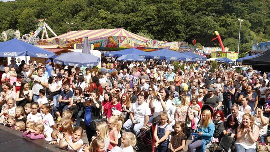 Solche Zeiten sind wohl endgültig vorbei, zumal der Festplatz in Teilen fest in Biontech-Hand ist: Das Spießbratenfest feiert ke