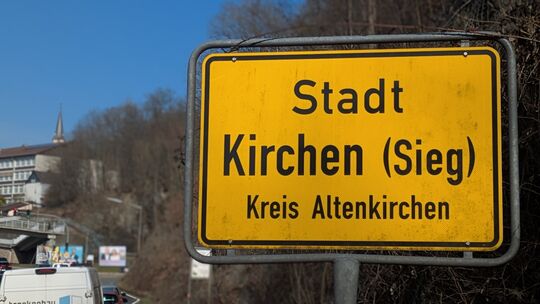 Die Stadt Kirchen hat aktuell keine Städtepartnerschaft. In Zukunft könnte eine mit der Stadt Gogolin in Polen möglich sein.