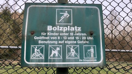 Der Bolzplatz in Elkhausen gehört nicht zu denjenigen Spielplätzen im Dorf, die die Ortsgemeinde aus Kostengründen vorläufig ges