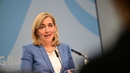 Ministerin Warken zur Finanzreform der gesetzlichen Krankenkasse Ministerin Warken zur Finanzreform der gesetzlichen Krankenkasse