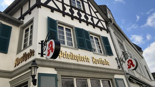 Die Privilegierte Apotheke befindet sich in der Wilhelmstraße 37 und ist seit dem 30. Juni 2024 geschlossen. Nun wird ein Käufer