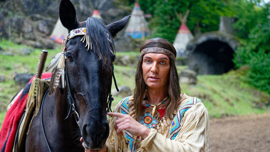 Der Schauspieler Jean-Marc Birkholz (Winnetou) wird bei der Messe in Idar-Oberstein zu Gast sein.