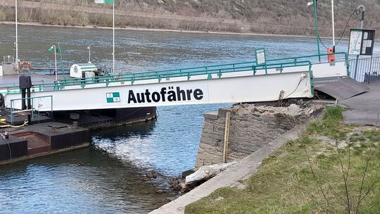 Ein Tankmotorschiff hatte Mitte März den Fähranleger in Boppard gerammt und beschädigt. Seitdem fährt die Fähre zwischen Boppard